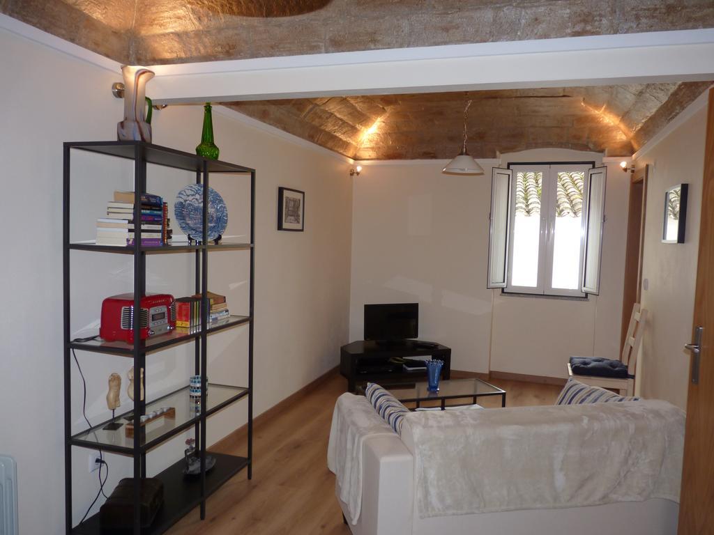Pateo Dos Oliveira - Casa Dos Servicais เอโวรา ภายนอก รูปภาพ